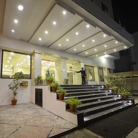 Hotel Atithi Agra  Bagian luar foto