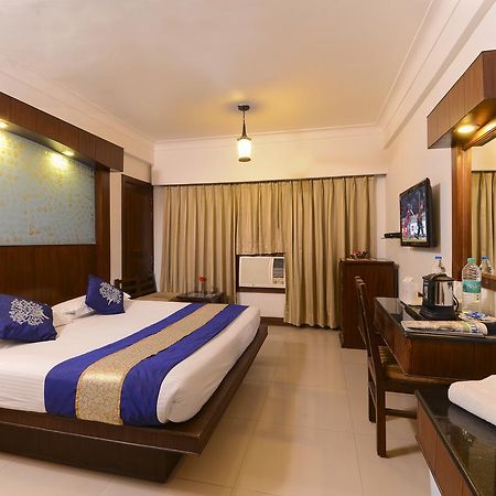 Hotel Atithi Agra  Bagian luar foto