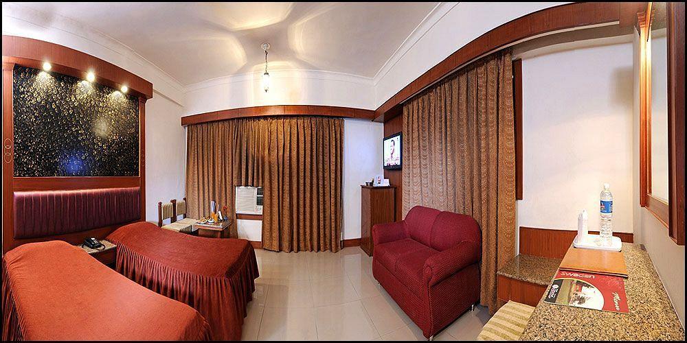 Hotel Atithi Agra  Bagian luar foto