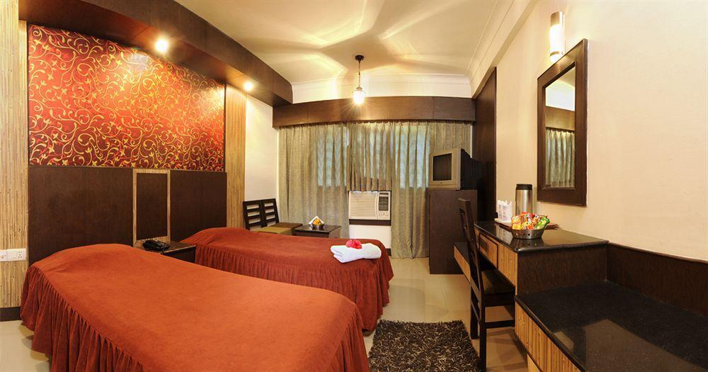 Hotel Atithi Agra  Bagian luar foto