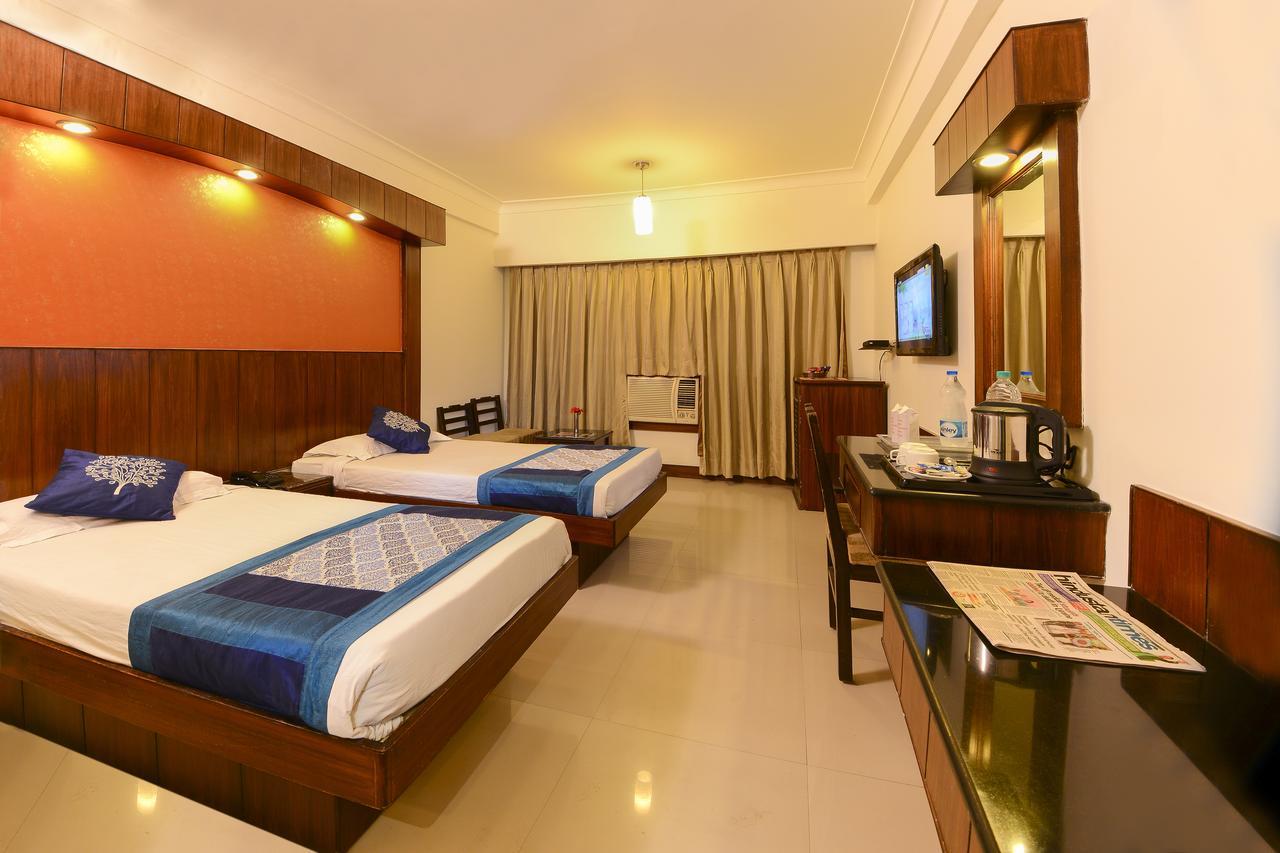 Hotel Atithi Agra  Bagian luar foto