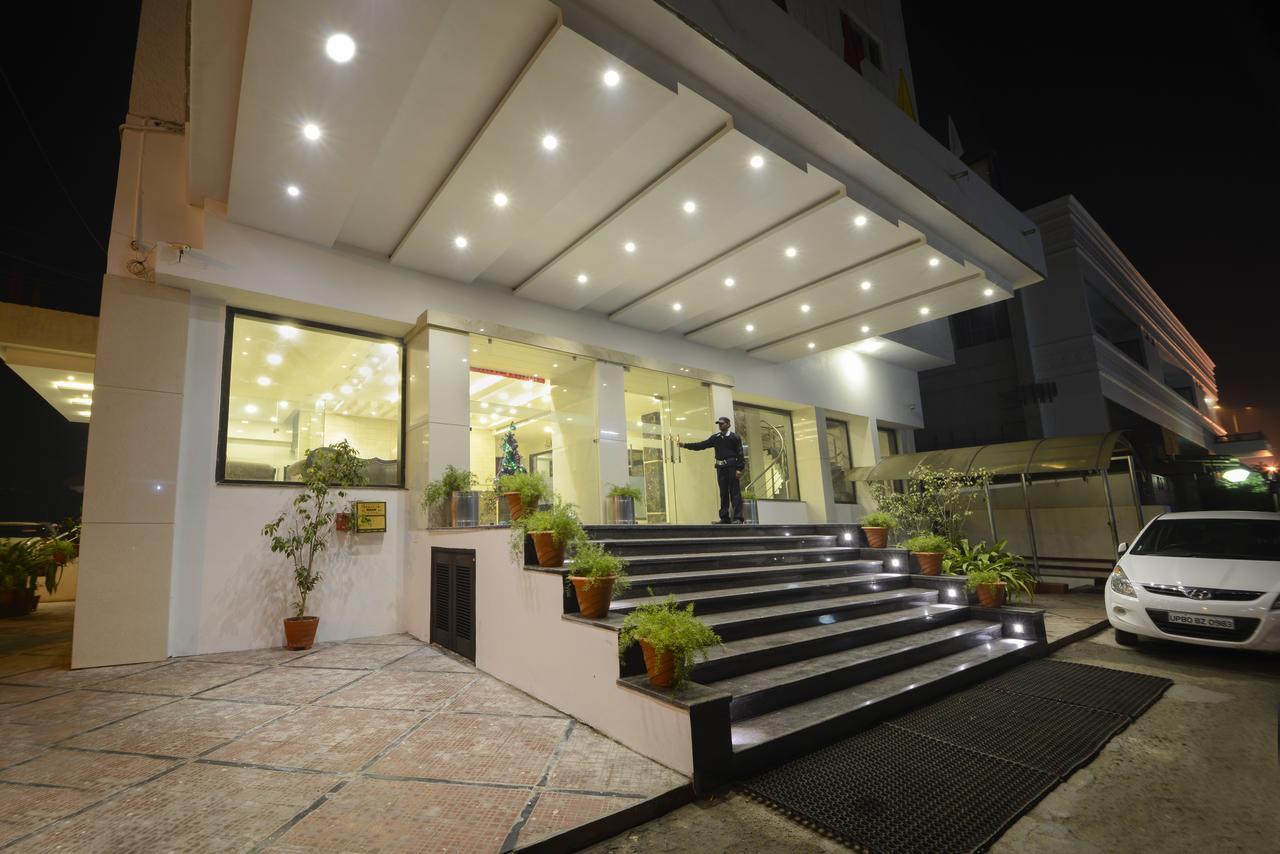 Hotel Atithi Agra  Bagian luar foto