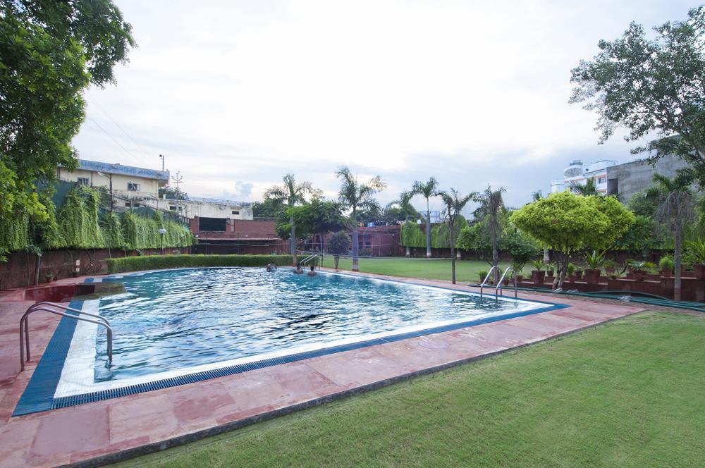 Hotel Atithi Agra  Bagian luar foto