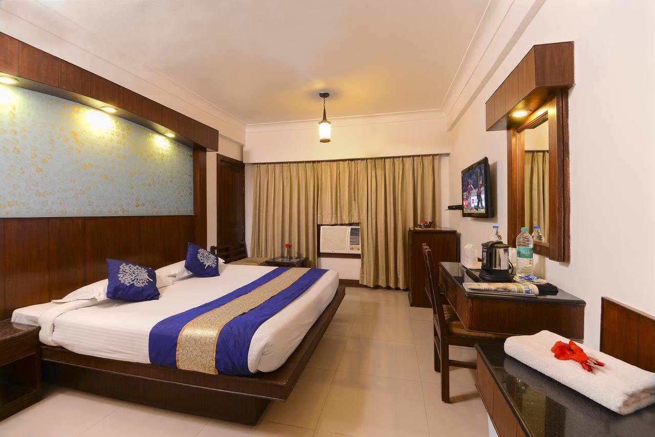 Hotel Atithi Agra  Bagian luar foto