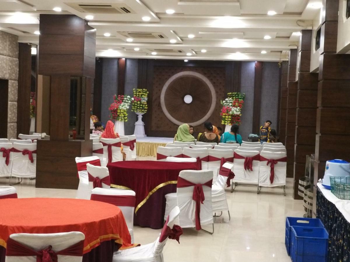 Hotel Atithi Agra  Bagian luar foto